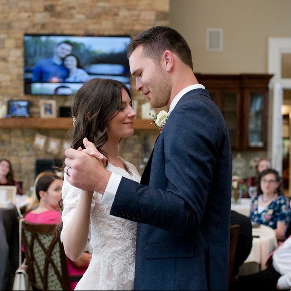 Meet your Posher, Alexandra - Picture 3 of 4